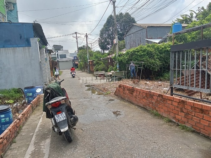 ĐẤT GÓC HAI MT HẺM 89 NGUYỄN THỊ THỬ 128M2