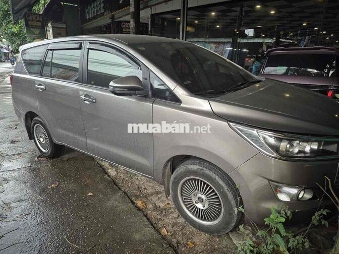 Toyota Innova 2018 2.0G Xám