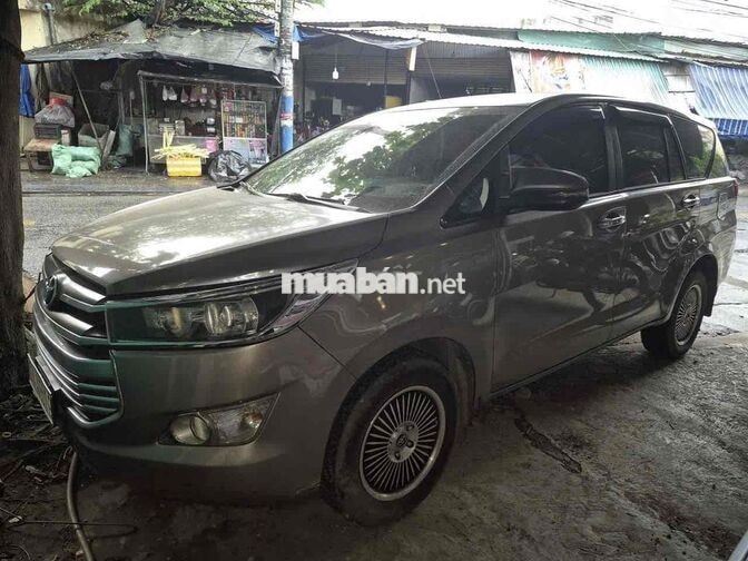 Toyota Innova 2018 2.0G Xám