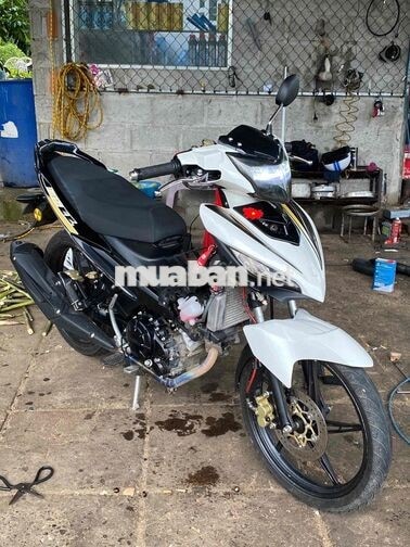 Yamaha Exciter 135 trắng đen