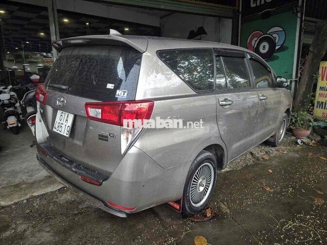 Toyota Innova 2018 2.0G Xám