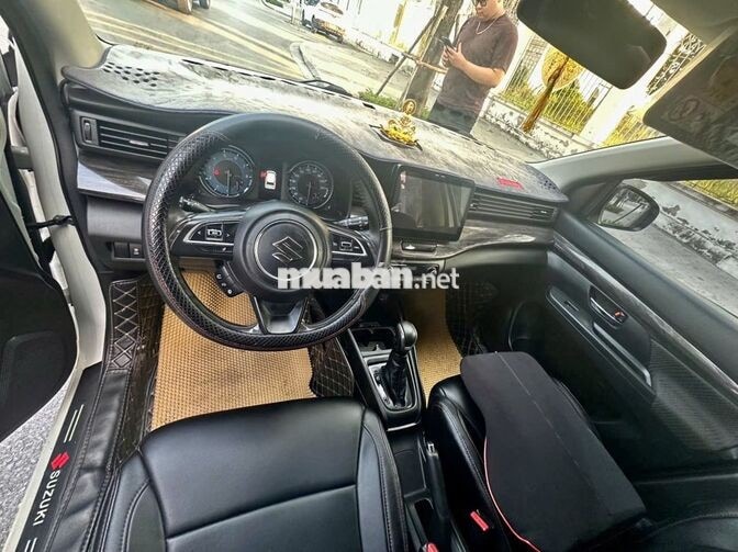 Suzuki Ertiga 2023 Hybrid Trắng 7 chỗ