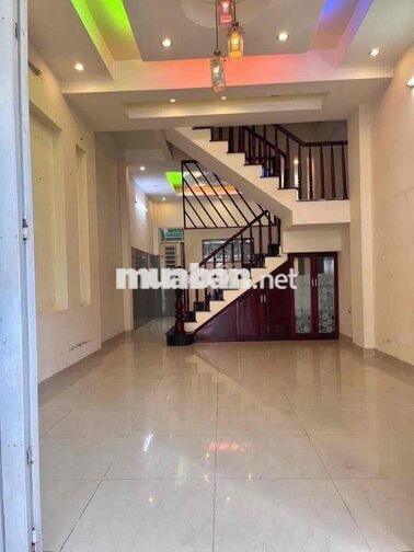 Nhà 1 trệt 2 lầu 4PN 5WC hẻm xe hơi gần chợ Hiệp Bình Thủ Đức