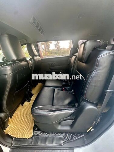 Suzuki Ertiga 2023 Hybrid Trắng 7 chỗ