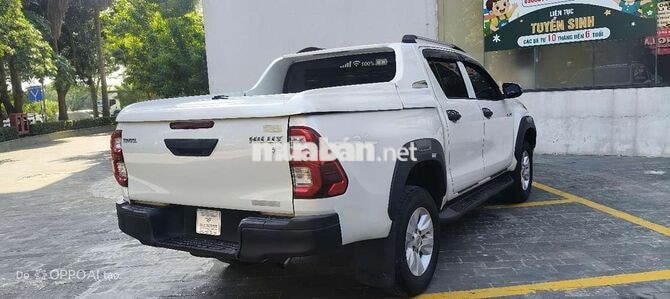 Toyota Hilux 2017 E Trắng 5 chỗ