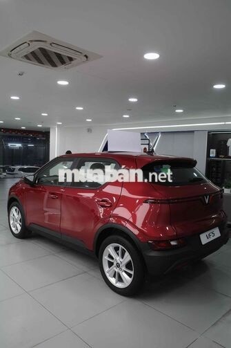 Ô tô điện VinFast VF5 màu Đỏ