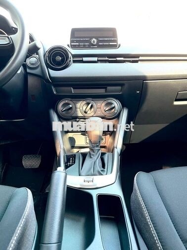 Mazda 2 5 chỗ Xăng Tự động Đỏ