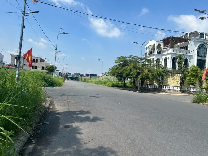 Bán đất nền Thái Sơn 1 Nhà Bè đường 20m giá 75T/m2 