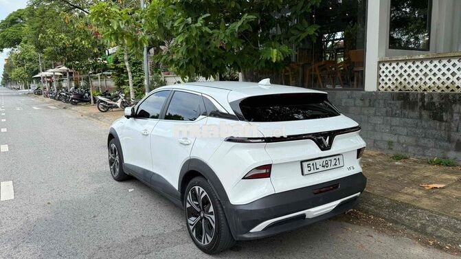 VF6 plus xe cá nhân full option