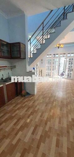 nhà đ xe hơi 1 lầu 2pn2wc ở kd oline