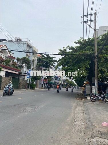 Cho thuê nhà mt Dương Đức Hiền DT 6,5x25m TRống suốt