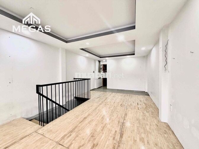 CHO THUÊ NHÀ Ở - KHO HOẶC VĂN PHÒNG CÓ BẾP LỚN NGAY KẾ QUẬN 11, TB ✅