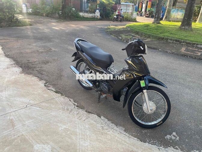 Honda Blade màu đen