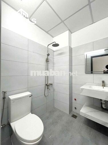 Căn Hộ Mới 100% Giá Rẻ Ban Công Ngay Lạc Long Quân - Âu Cơ