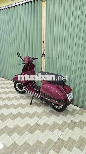 Piaggio P150X 1982 màu đỏ mận