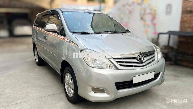 Toyota Innova 2011 2.0G 128.000 km Bạc