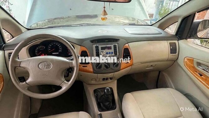 Toyota Innova 2011 2.0G 128.000 km Bạc