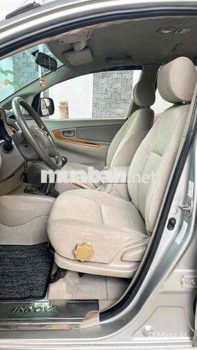 Toyota Innova 2011 2.0G 128.000 km Bạc
