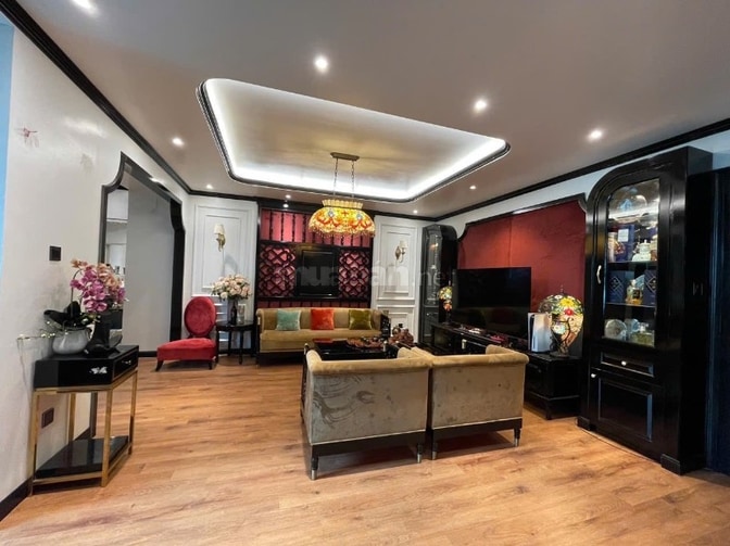 Bán gấp chung cư mặt phố Võ Chí Công, Tây Hồ, 93m2, 3ngủ, giá 8.2 tỷ, 