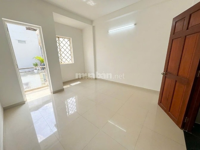 Cho thuê nhà nguyên căn 101 Trần Khắc Chân, Quận 1, 4x8, 1 lửng, 2 lầu