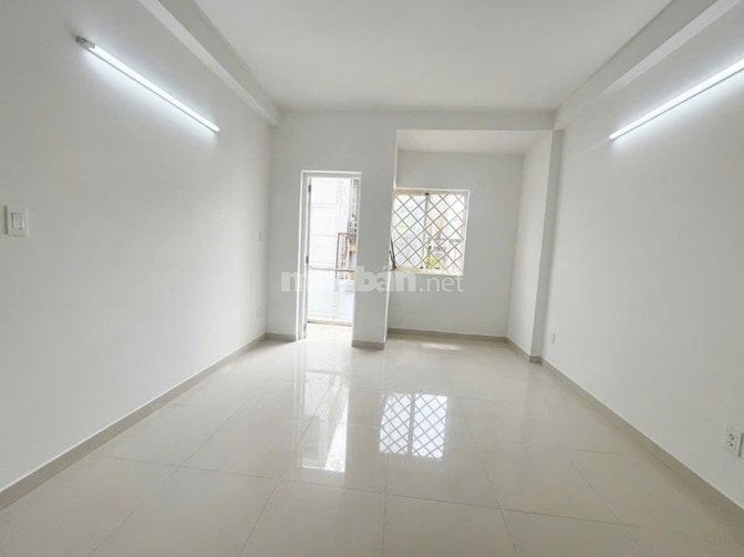 Cho thuê nhà nguyên căn 101 Trần Khắc Chân, Quận 1, 4x8, 1 lửng, 2 lầu