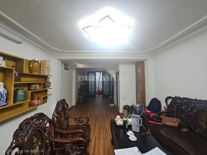Nhà phân lô ô tô phố Hào Nam 3 thoáng, dt 40m2, 5t, mt 4m.