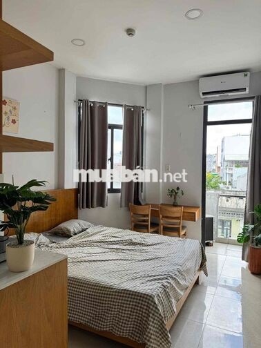 CHO THUÊ STUDIO FULL NỘI THẤT BAN CÔNG RỘNG 20m2 gần Văn Lang Cơ Sở 3
