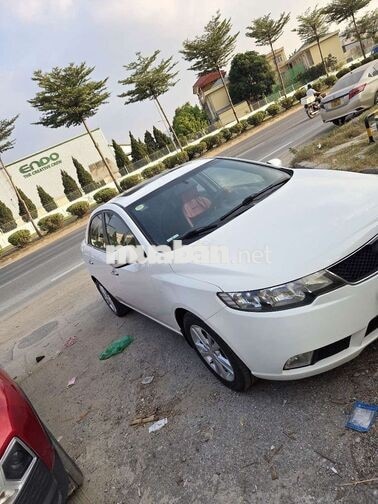 Kia Cerato 1.6 AT Trắng 5 chỗ