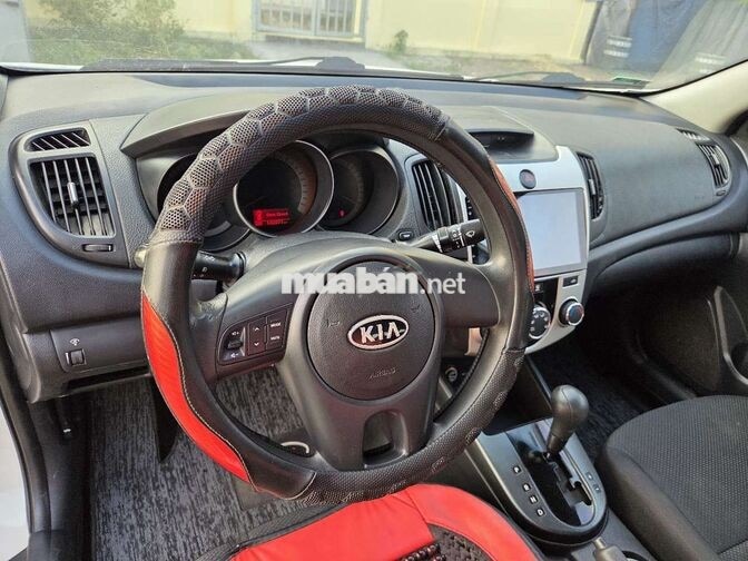 Kia Cerato 1.6 AT Trắng 5 chỗ