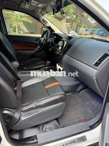 Ford Ranger XLS 2024 Trắng