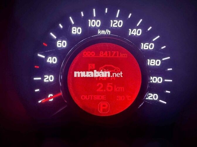 KIA Rio 5 chỗ Xăng Tự động 84.171 km Trắng
