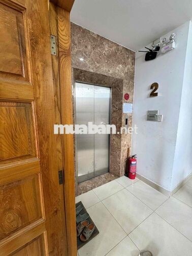 CHO THUÊ STUDIO FULL NỘI THẤT BAN CÔNG RỘNG 20m2 gần Văn Lang Cơ Sở 3