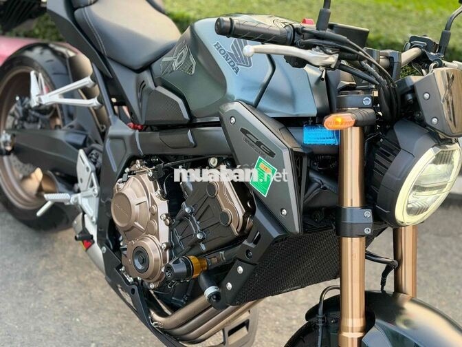 Honda CB650R 2023 2000km màu Xám