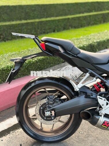 Honda CB650R 2023 2000km màu Xám