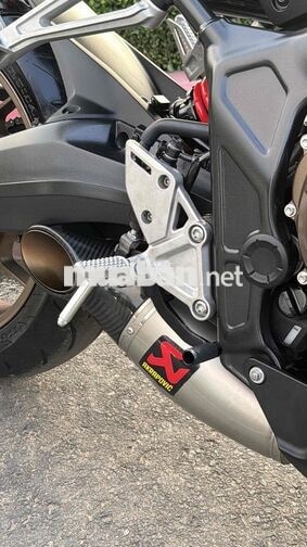 Honda CB650R 2023 2000km màu Xám