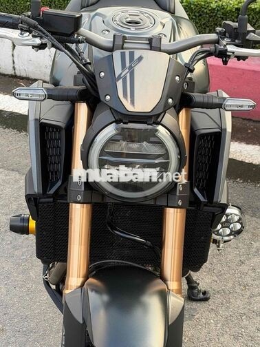 Honda CB650R 2023 2000km màu Xám