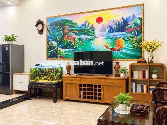 Gấp Gấp bán nhanh Nhà 2.5 tầng giá quá tốt.