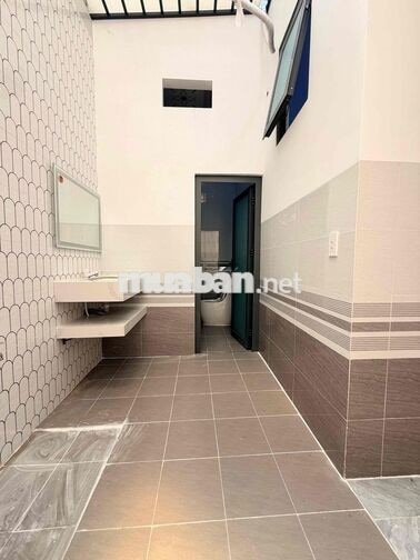 nhà ngõ hẻm 100m2 ,3 phòng ngủ,đường 768 biên hoà