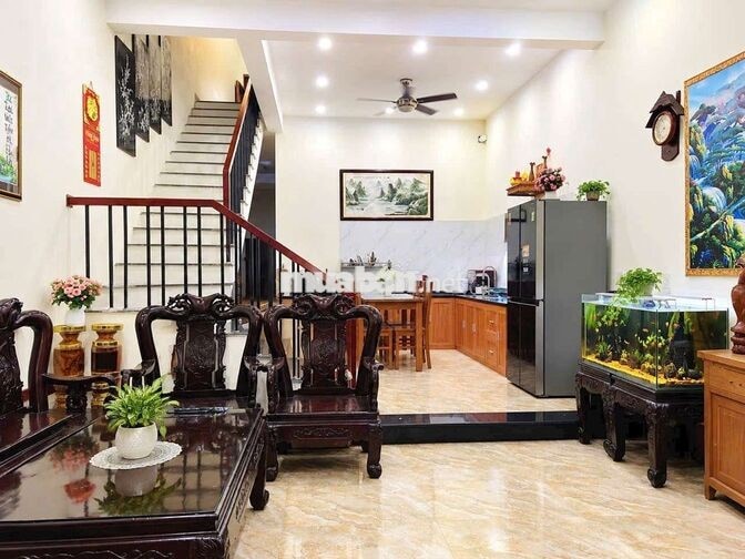 Gấp Gấp bán nhanh Nhà 2.5 tầng giá quá tốt.