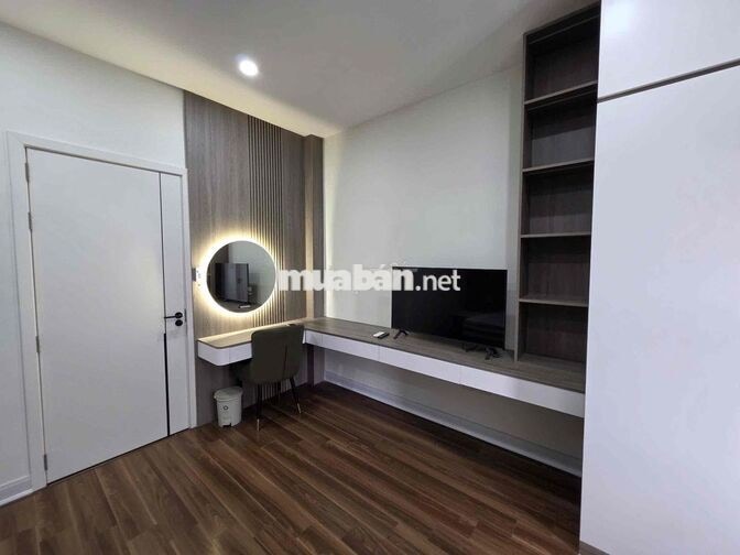 Cho thuê nhà 4 tầng có mặt bằng kinh doanh đường Tiểu La.