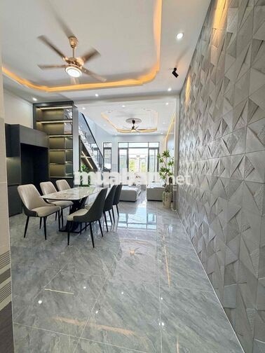 nhà ngõ hẻm 100m2 ,3 phòng ngủ,đường 768 biên hoà