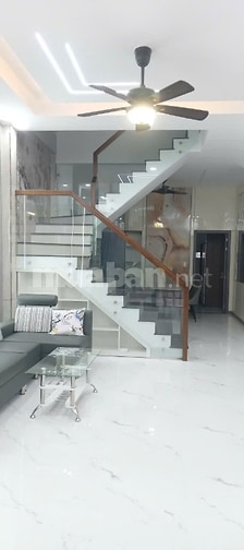 Bán nhà 1 trệt 1 lầu 4.2x14.3 giá 2.8tỷ, biên hòa, hẻm nhựa 5m