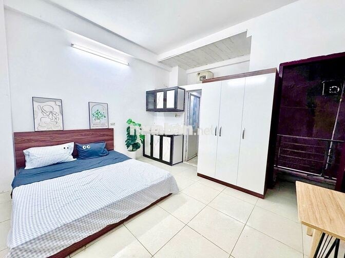 Studio thang máy Chùa Láng gần Ngoại thương 4tr3