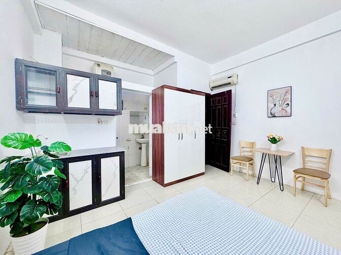 Studio thang máy Chùa Láng gần Ngoại thương 4tr3