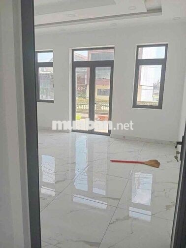 cho thuê nhà mới tinh mặt tiền đường 3b sát liên khu 45 lầu suốt giá r