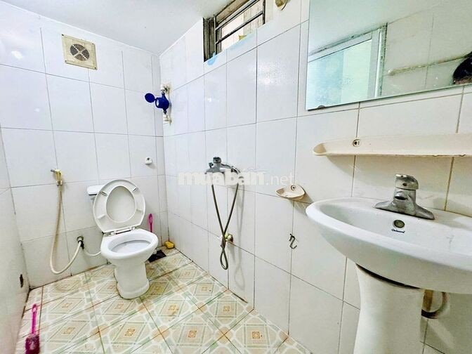 Studio thang máy Chùa Láng gần Ngoại thương 4tr3