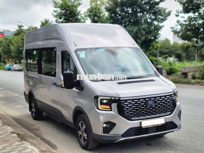 Ford Transit 2025 Premium 65000 km Bạc