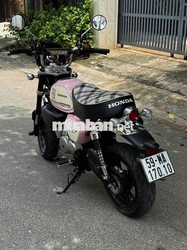 Honda Monkey 125 hồng đen bản phục sinh