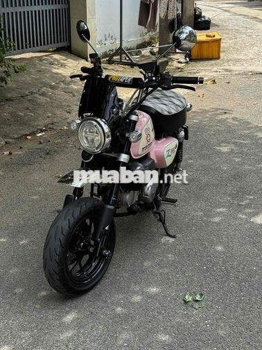 Honda Monkey 125 hồng đen bản phục sinh