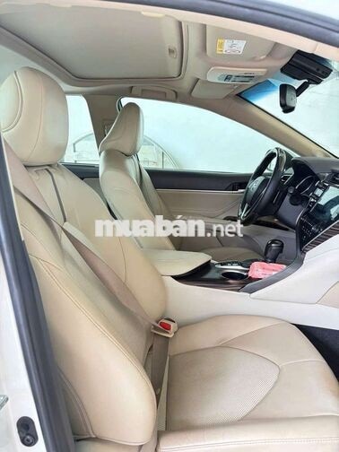 Camry 2019 Trắng Chính Chủ Bán